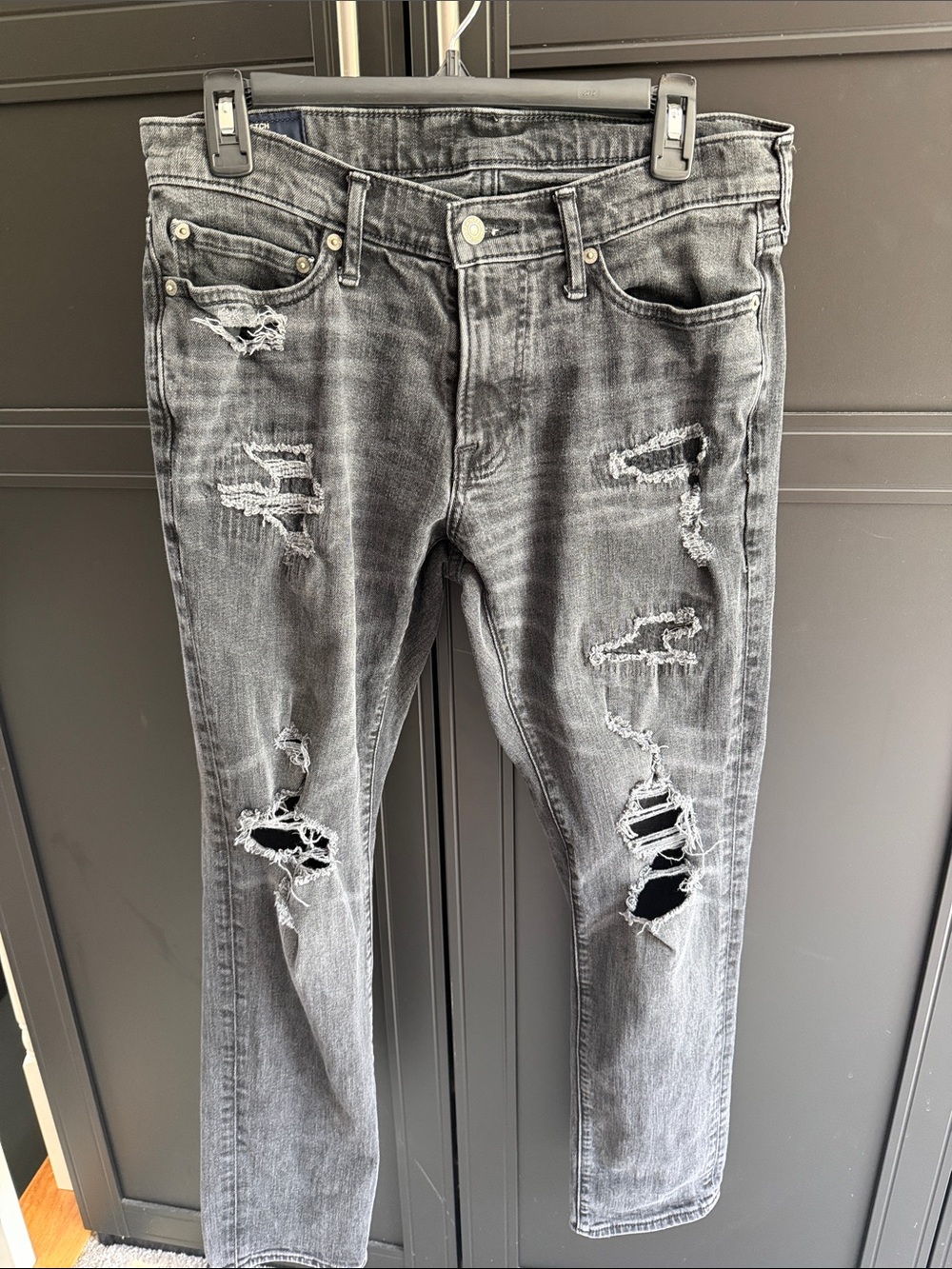 Abercrombie & Fitch Men's Black-Grey Distressed Slim Straight Jeans